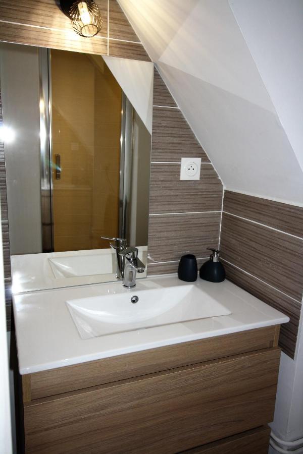Appart'Hotel Le Pin Ла-Тур-дю-Пен Экстерьер фото